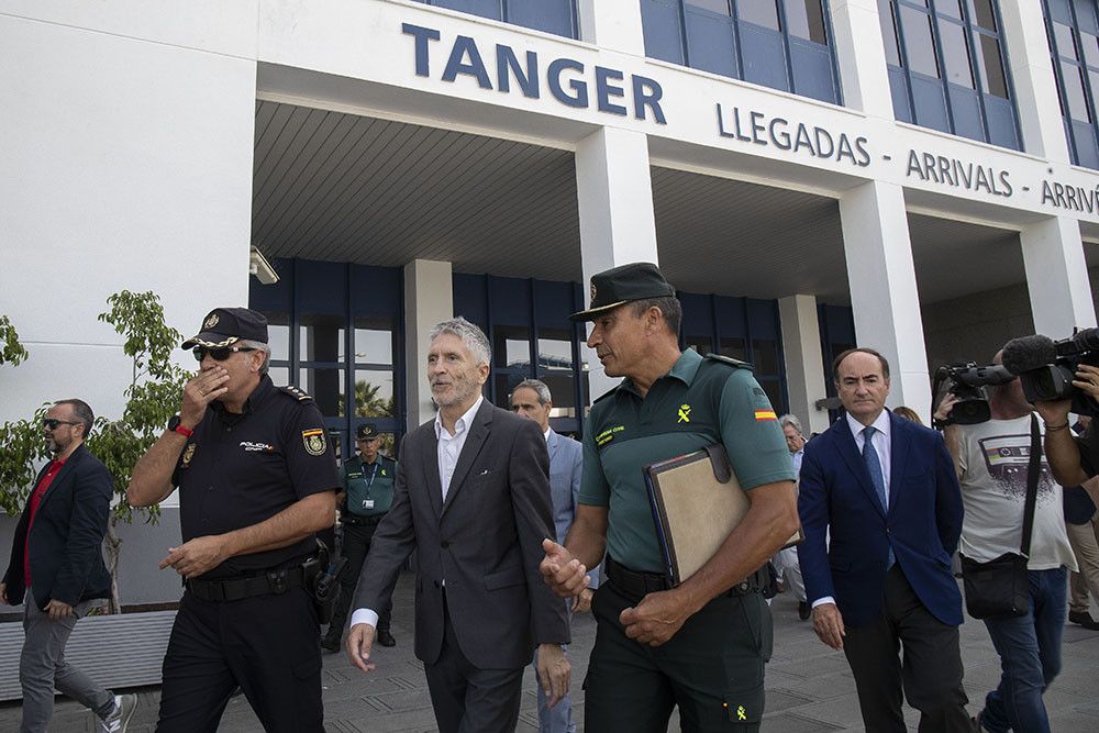 Visita del ministro del Interior al dispositivo de la Operación Paso del Estrecho en el puerto de Algeciras