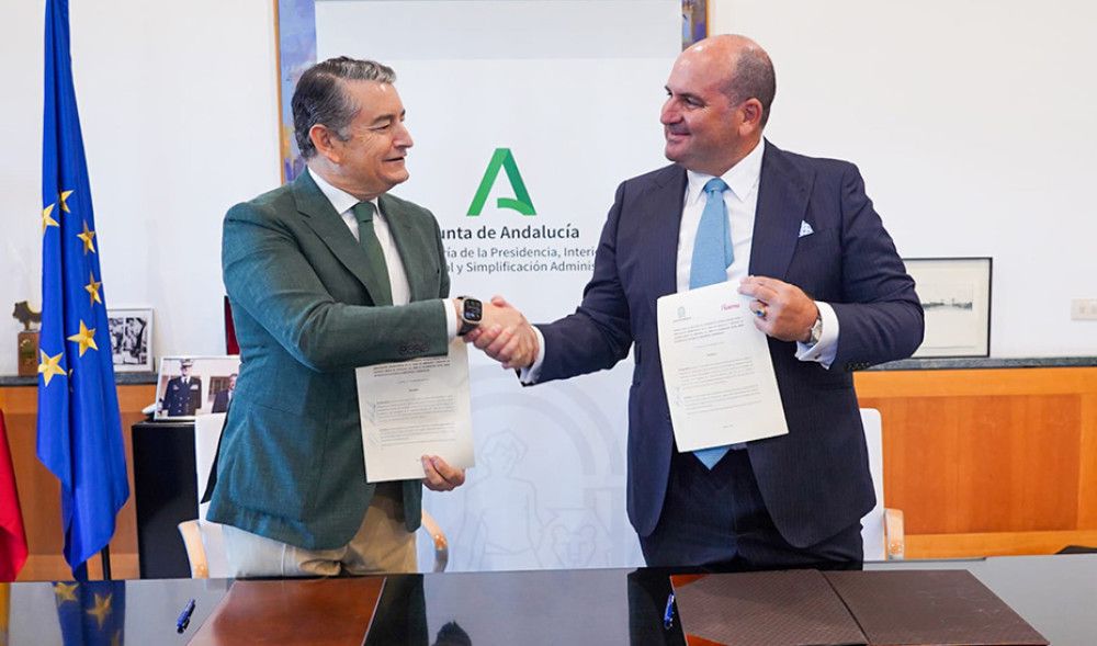 La Junta firma un convenio con el SAMU para ampliar la respuesta en emergencias y catástrofes