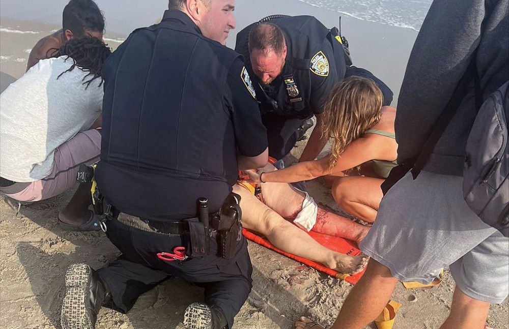 Cierran una popular playa en Nueva York tras el primer ataque de un tiburón en décadas