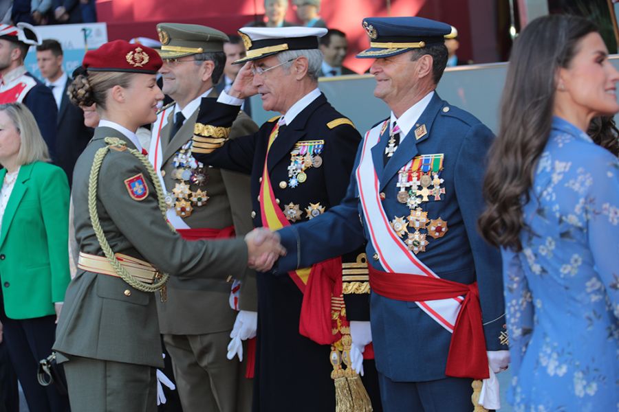 Los reyes, acompañados de la princesa de Asturias, presiden los actos por el Día de la Fiesta Nacional