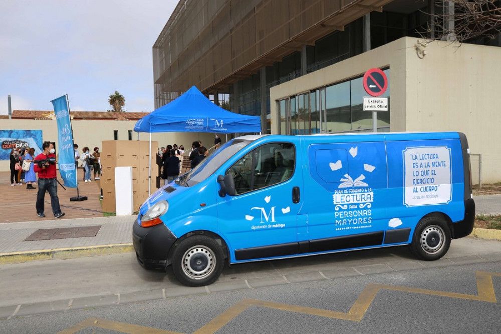 Una biblioteca itinerante de la Diputación recorrerá la provincia para fomentar la lectura entre los mayores