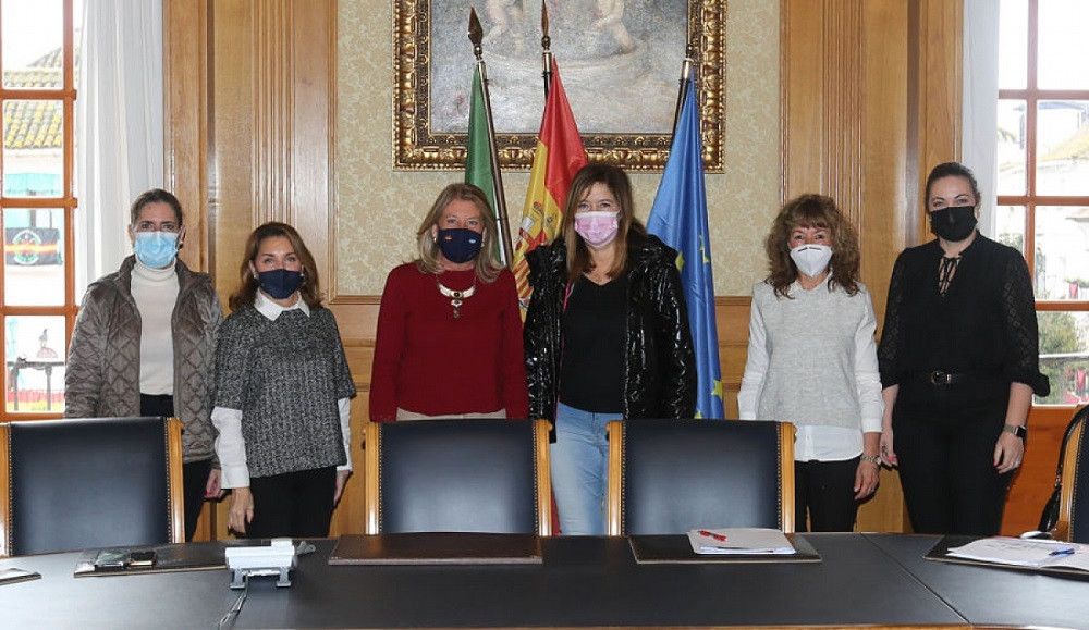 El Centro de Información al Pueblo Ucraniano habilitado por el Ayuntamiento ha atendido en dos semanas a más de 200 familias procedentes de este país