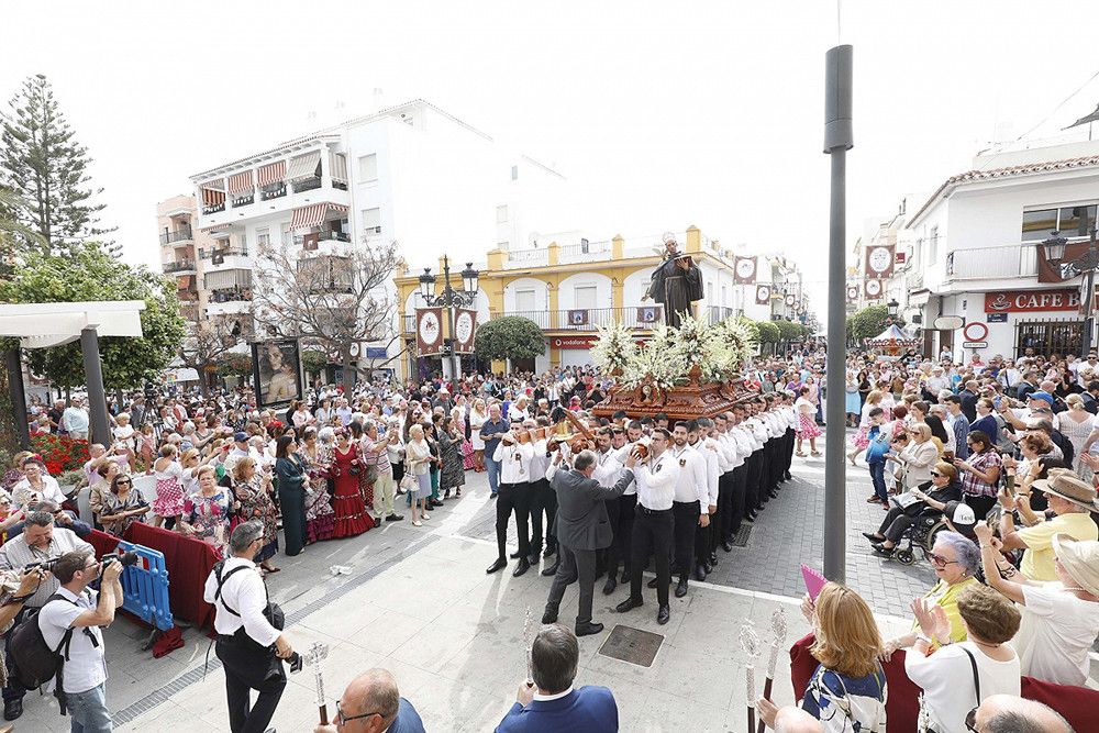 San Pedro Alcántara vive su Día Grande en honor del Patrón con un gran ambiente festivo y de devoción