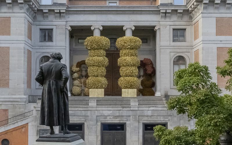 El Museo Nacional del Prado transforma su fachada clásica en una monumental portada barroca