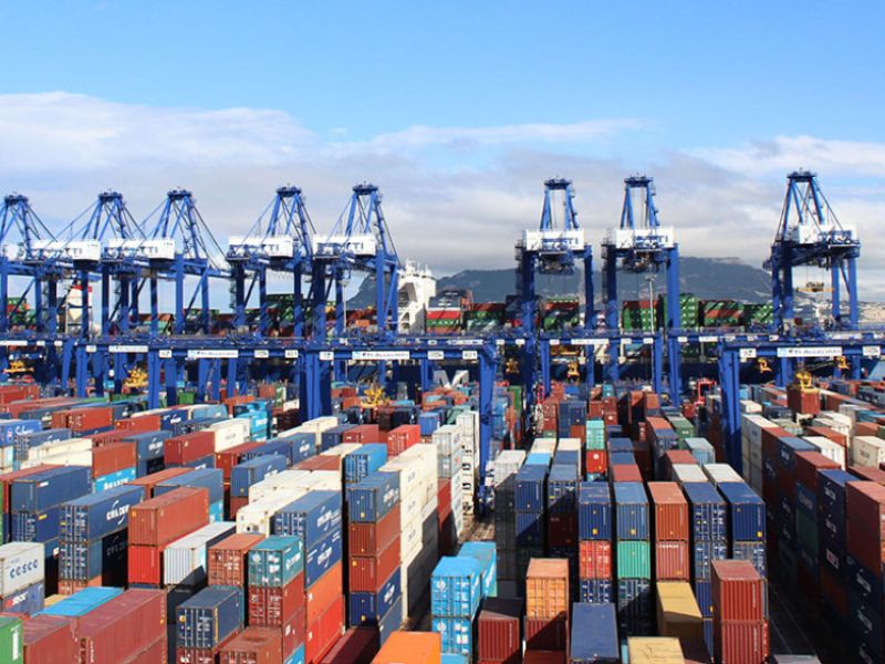Las exportaciones andaluzas registran 13.439 millones en el primer cuatrimestre de 2023, un 4,8% menos que en el mismo periodo de 2022