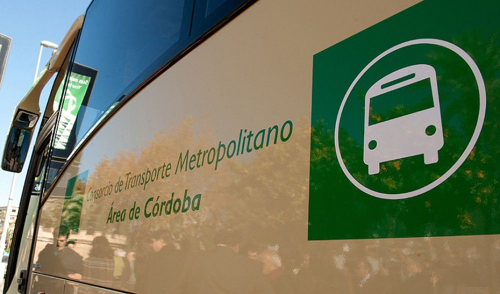 El Ministerio de Transportes publica las condiciones de las ayudas a CCAA y entidades locales para rebajar un 50% los abonos y títulos multiviaje de transporte público