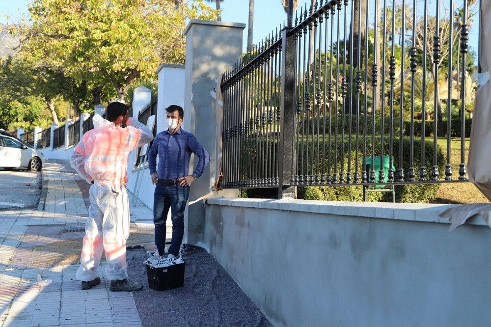 Cerrado perimetralmente el Parque El Capricho para mejorar la seguridad de las instalaciones y regular su horario