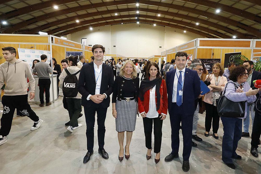 La alcaldesa destaca que la Feria de Empleo “se ha consolidado como el mayor expositor nacional de ofertas de trabajo con más de 250 empresas y alrededor de 5.000 participantes registrados”