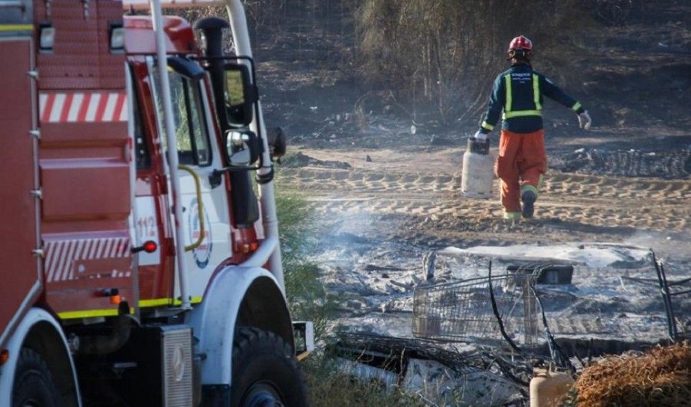 Declarado un incendio en un desguace del Polígono Guadalhorce de Málaga