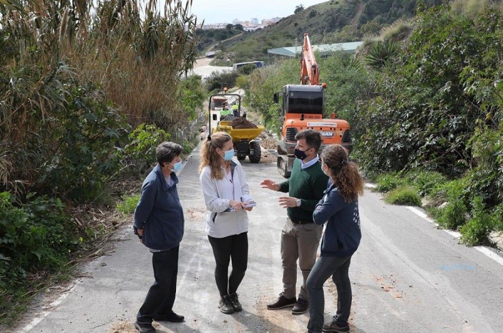 El Ayuntamiento ejecuta las obras para dotar de saneamiento y abastecimiento de agua a la Triple A y a la nave de Servicios Operativos