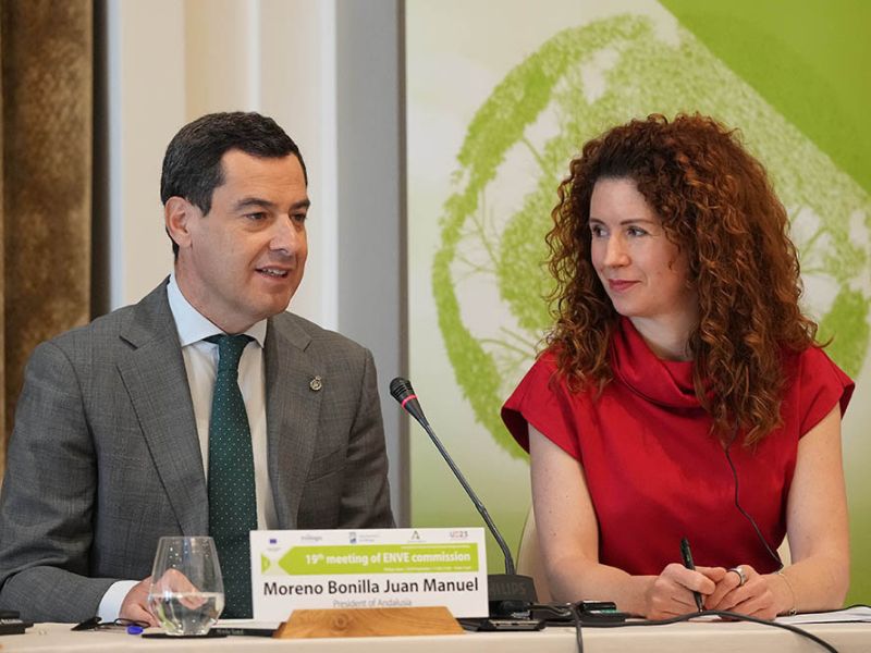 El presidente andaluz recaba apoyos en la UE para que se reconozca la singularidad climática de la autonomía y facilite fondos para luchar contra sus efectos