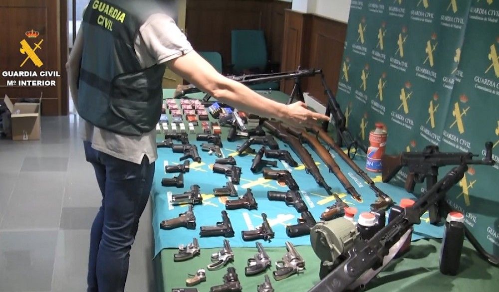 Desarticulada una red de tráfico de armas para el crimen organizado