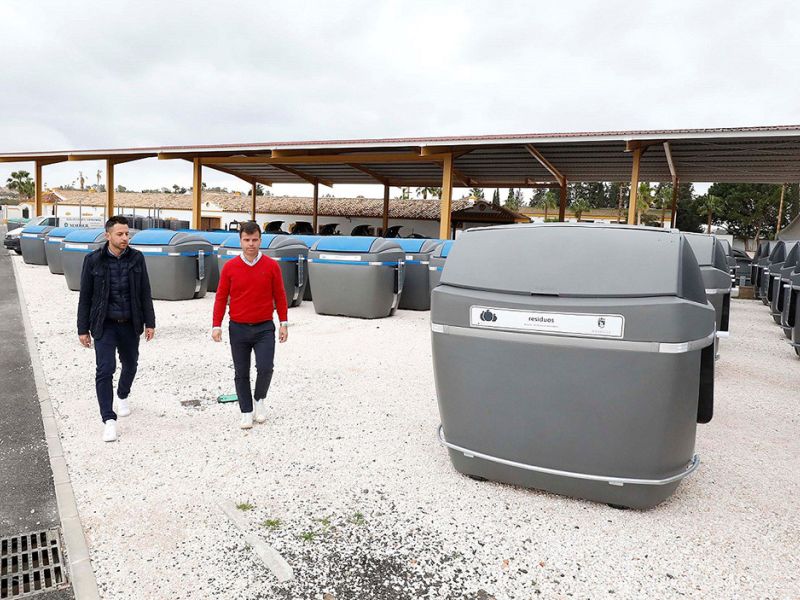El Ayuntamiento culminará en junio la renovación del sistema de recogida de residuos en el municipio, que ha supuesto la instalación de más de 4.000 contenedores de carga lateral desde 2018