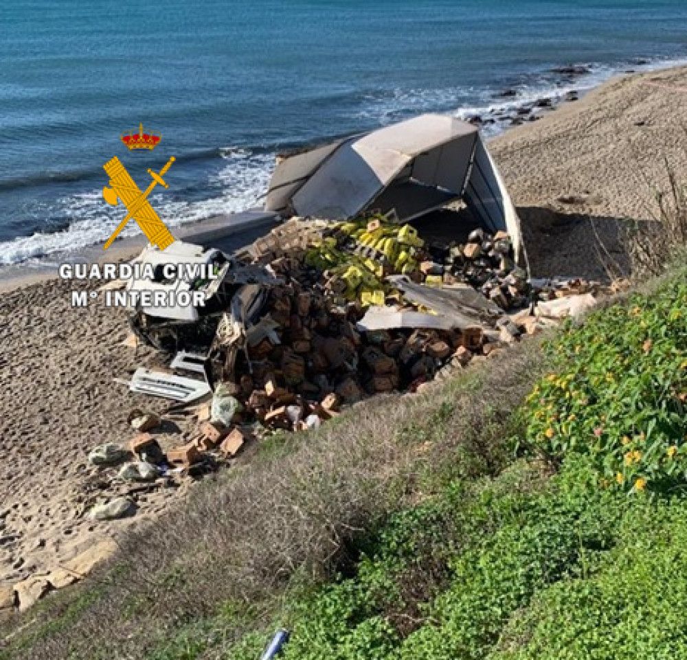 La Guardia Civil investiga al conductor de un camión que sufrió un siniestro en Mijas