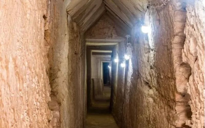 Descubierto un túnel que podría llevar a las tumbas perdidas de Cleopatra y Marco Antonio