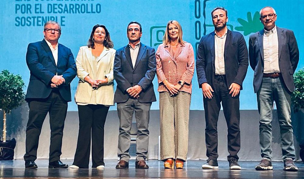 La consejera de Agricultura destaca que el cooperativismo agroalimentario andaluz supone el 6% del PIB de Andalucía
