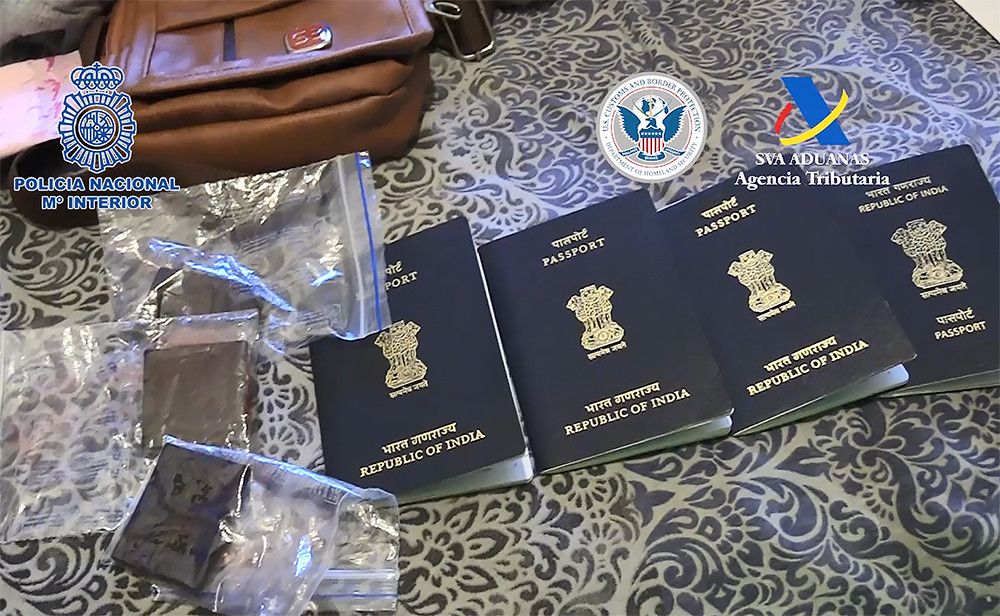 Desarticulada una organización criminal que facilitaba documentos falsos para viajar a México con destino final EEUU