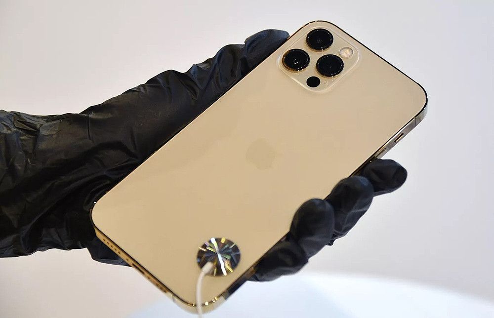 Asociaciones de consumidores de España siguen el ejemplo de Francia y piden retirar el iPhone12 del mercado