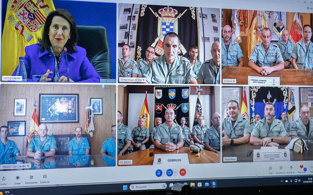 La ministra de Defensa felicita a la Legión por su 103 aniversario