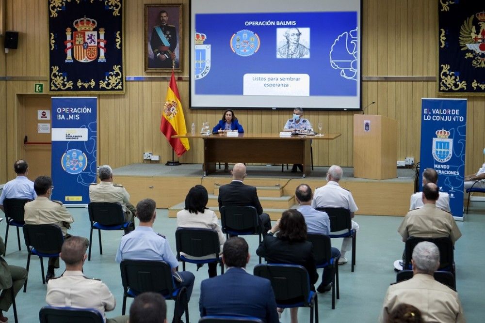 Robles rinde homenaje a las Fuerzas Armadas por su implicación en la operación Balmis’ y “estar al lado de los más vulnerables