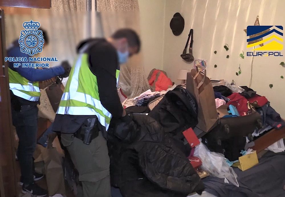 Desarticulada una organización georgiana que facilitaba documentos falsos a delincuentes para viajar a EEUU, Reino Unido e Irlanda
