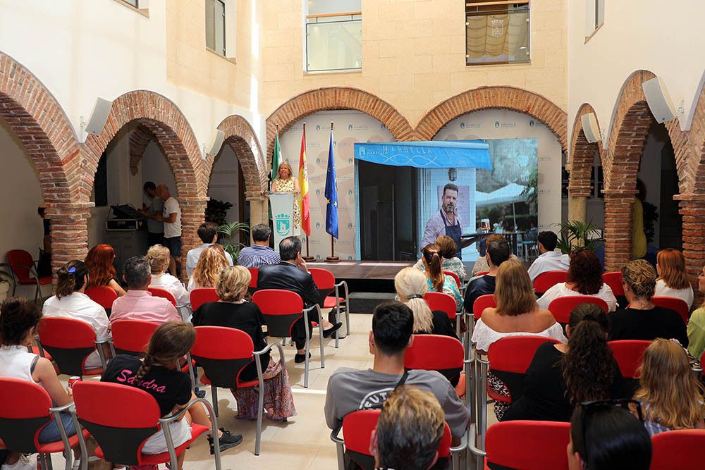 El Consistorio lanza un video promocional resaltando las bondades de “todo lo que te llevas a casa” al comprar en el Casco Antiguo, protagonizado por negocios y vecinos de esta área comercial