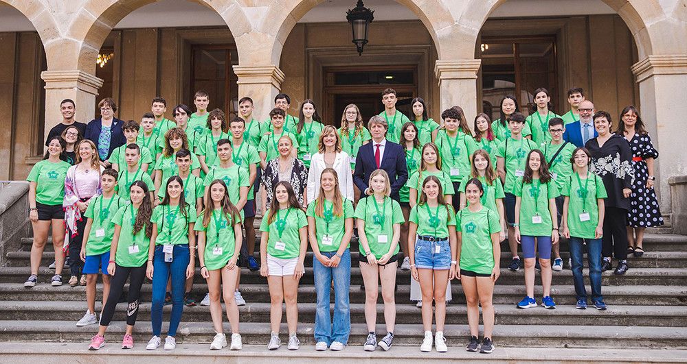 La ministra de educación anima a los jóvenes a acercarse a las disciplinas científicas y tecnológicas