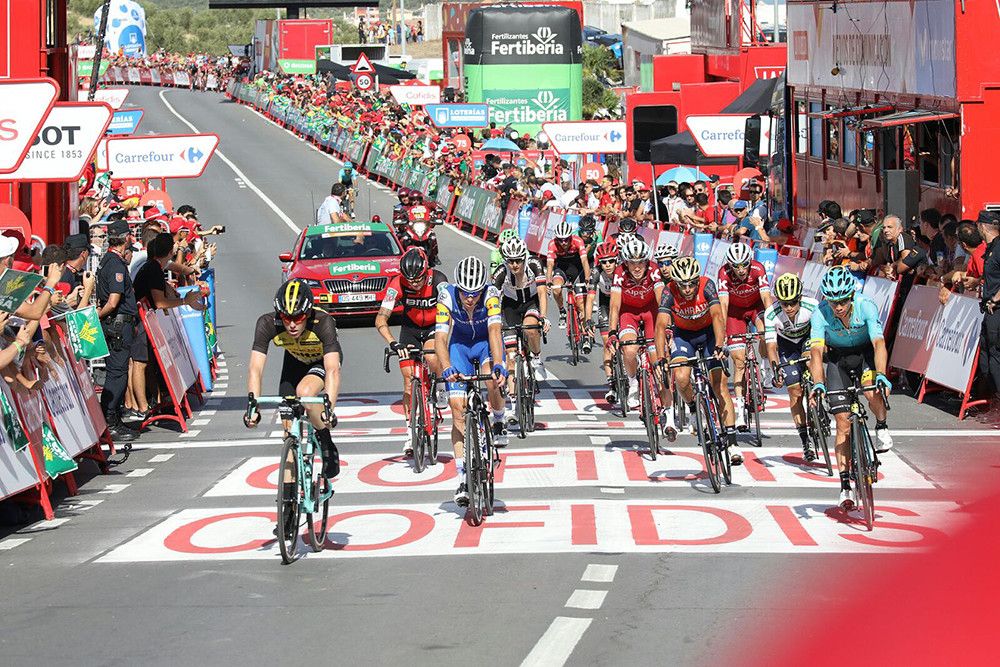 El paso de la Vuelta Ciclista a España por Madrid obligará a cortar varias carreteras de la zona de la sierra este fin de semana