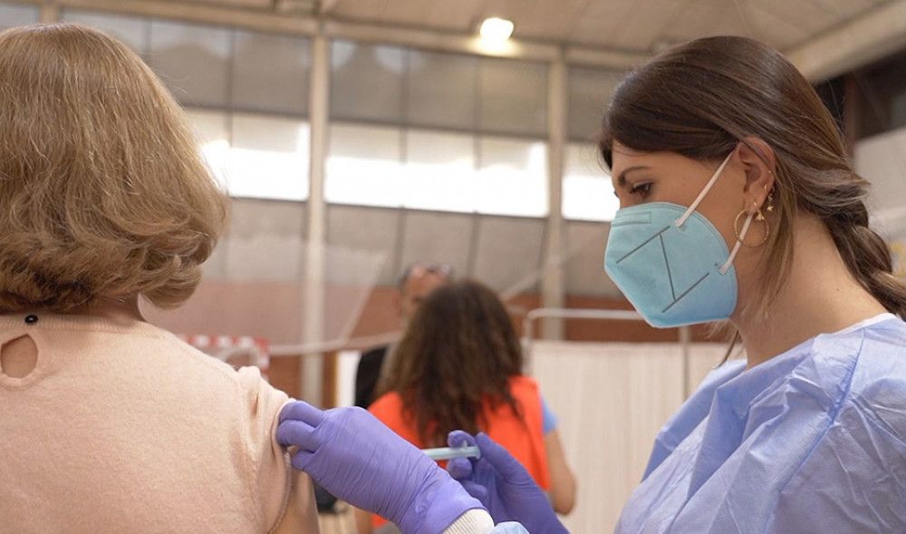 Andalucía amplía la petición de cita directa para vacunarse contra el covid a nacidos en el 70, 71 y 72