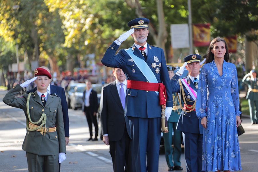 Los reyes, acompañados de la princesa de Asturias, presiden los actos por el Día de la Fiesta Nacional