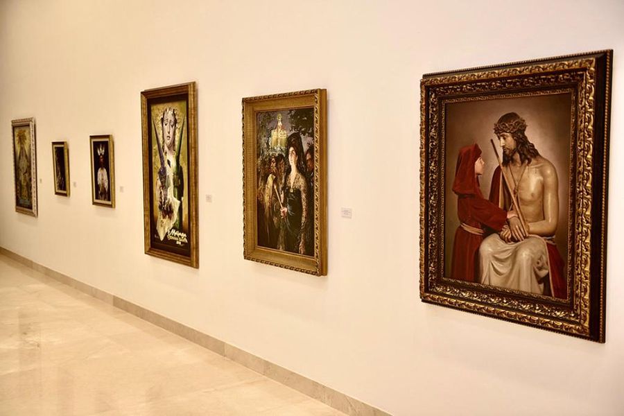 El MAD de Antequera acoge imágenes y pinturas en ‘Gubia y pincel, la pasión en Málaga’