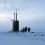 <p style="text-align: justify;">Estados Unidos obtendrá una base para operaciones antisubmarinas cerca del corredor estratégico Groenlandia-Islandia-Reino Unido (GIUK, por sus siglas en inglés) en virtud de un acuerdo firmado el 22 de septiembre con Dinamarca y Groenlandia, según declaró a Sputnik Troy Bouffard, director del Centro para la Seguridad y la Resiliencia del Ártico de la Universidad de Alaska.</p>
 
<p style="text-align: justify;">“El valor inmediato reside en el acceso, la vigilancia y la logística. Narsarsuaq restablece el histórico puente aéreo del Atlántico Norte hacia Islandia y proporciona una base para operaciones antisubmarinas y submarinas cerca del extremo occidental del estrecho GIUK”, explicó Bouffard.</p>
<p style="text-align: justify;">La agencia oficial de noticias rusa Sputnik informa de que el acuerdo también prevé una instalación más pequeña en Mestersvig, en el este de Groenlandia, que podría dar soporte a sistemas de radar, comunicaciones, vigilancia espacial y sistemas no tripulados.</p>
<p style="text-align: justify;">“Con el tiempo podrían añadirse sensores de alerta de misiles o de defensa nacional, aunque no se han anunciado planes al respecto”, agregó Bouffard.</p>
<p style="text-align: justify;">Hizo hincapié en que el acuerdo también impide que países que no pertenecen a la OTAN establezcan instalaciones militares en Groenlandia, al tiempo que reafirma la soberanía danesa sobre la isla.</p>