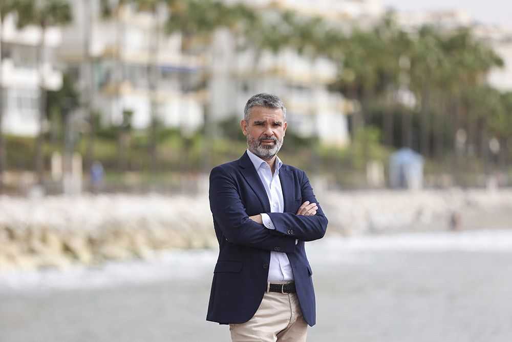 El PSOE otorga "matrícula de honor" a la alcaldesa de Marbella en promesas incumplidas, rotondas y despilfarro en el negocio de las flores