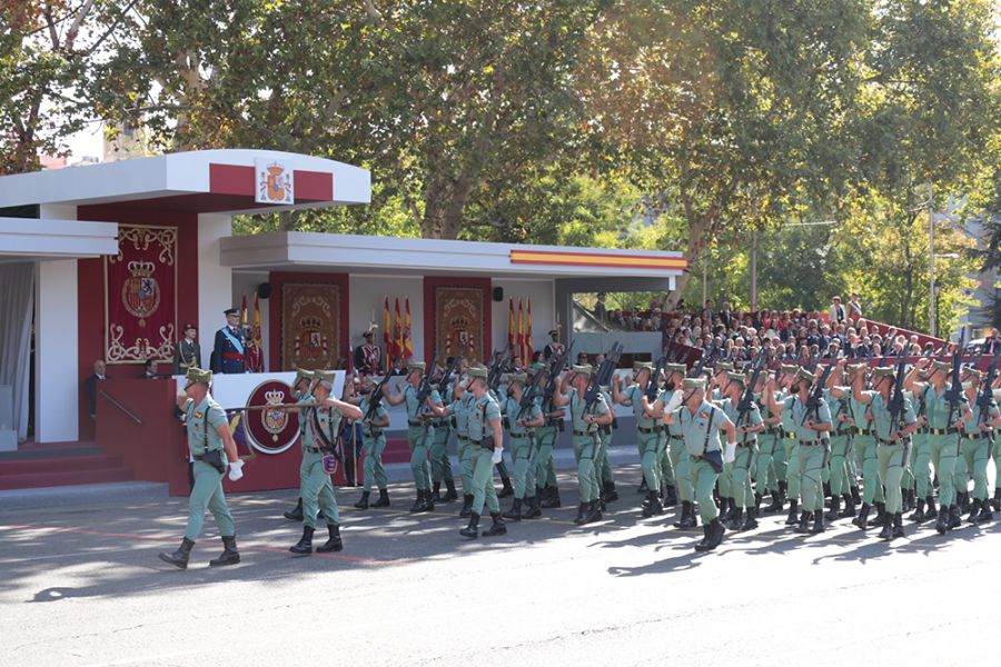 Los reyes, acompañados de la princesa de Asturias, presiden los actos por el Día de la Fiesta Nacional