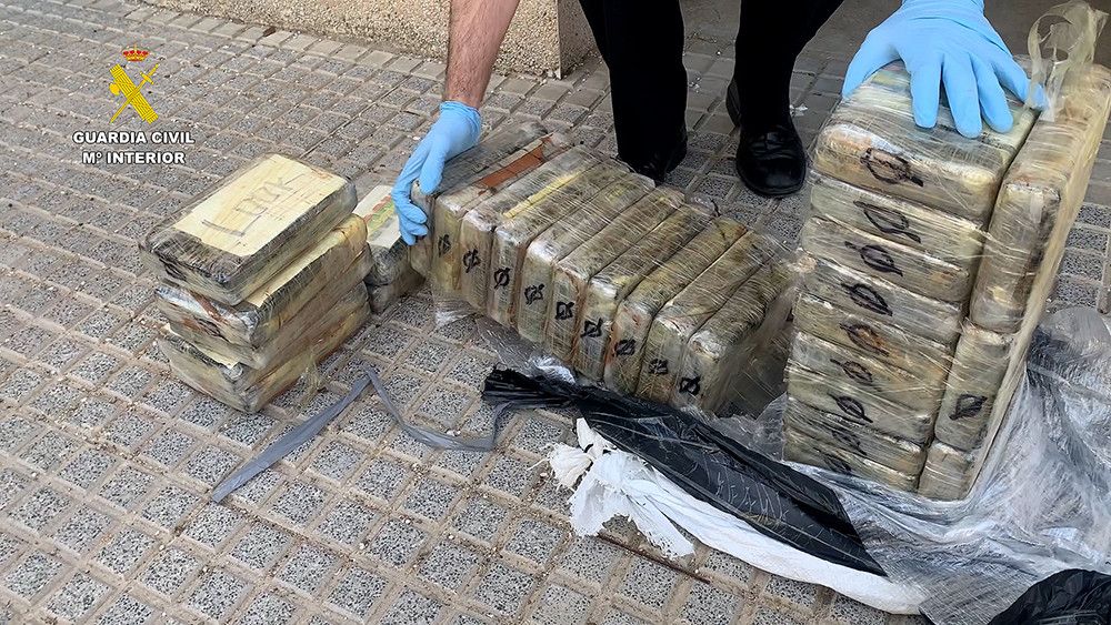 Intervenidos 772 kilos de cocaína cuando iban a ser introducidos por las costas de Barbate