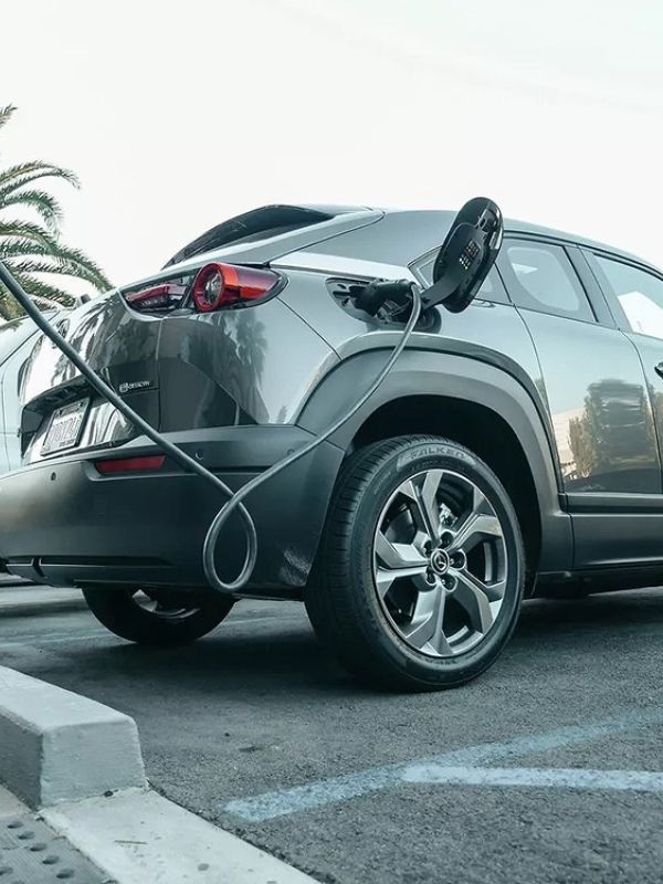 Los vehículos eléctricos pueden resultar más "sucios" que los convencionales, según nuevos estudios