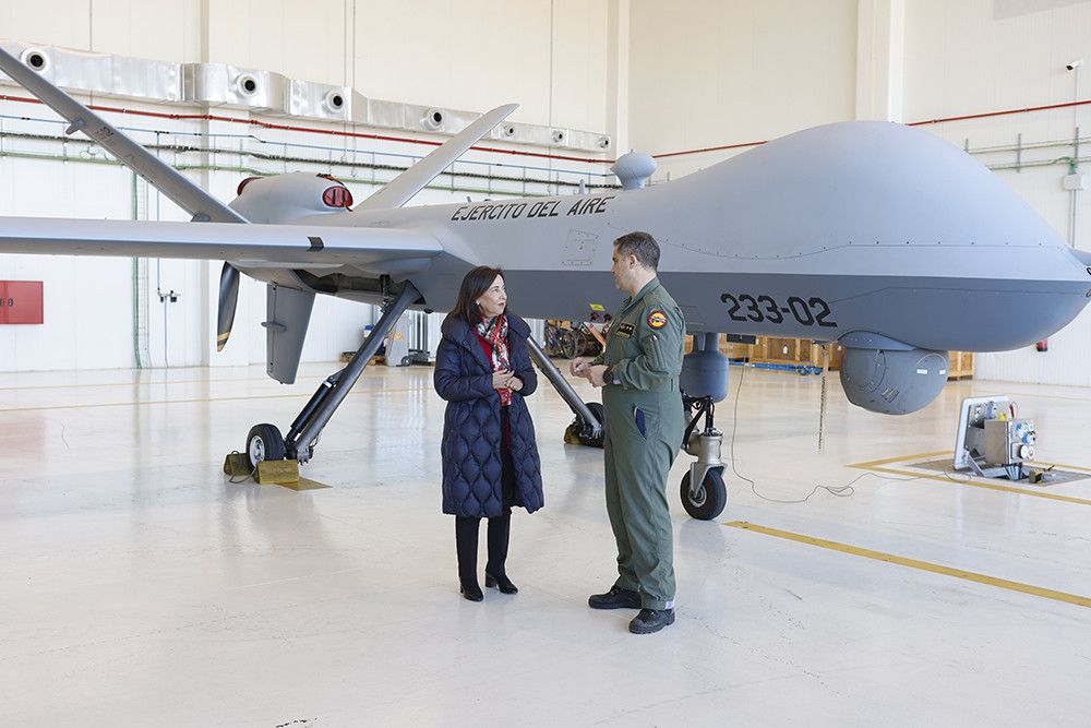 Visita de la ministra de Defensa a la escuela de Caza y Ataque del Ejército del Aire