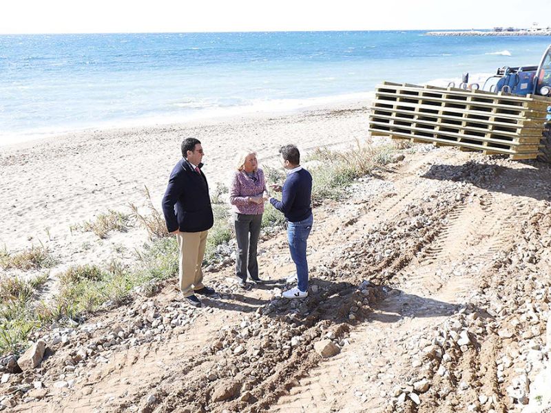 El Ayuntamiento asegura que finalizará antes de Semana Santa un nuevo tramo de la Senda Litoral que unirá la zona de Cabopino con la calle La Playa mediante una pasarela de 550 metros lineales
