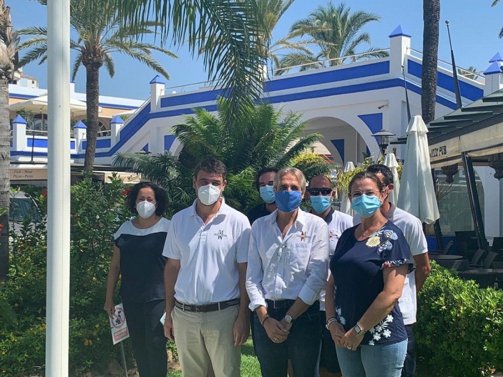 La Bandera Azul ondea en el Puerto Deportivo de Estepona por 23 años consecutivos