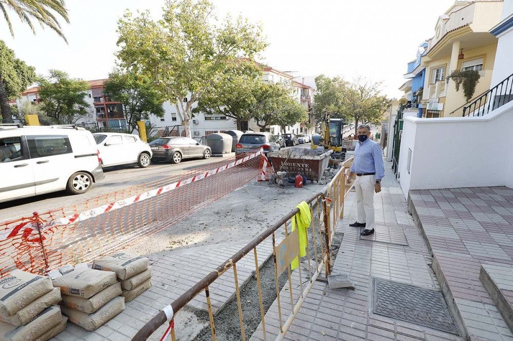 La Tenencia de Alcaldía de San Pedro Alcántara moderniza la iluminación y mejora la eficiencia energética en la calle Doctor Eduardo Evangelista