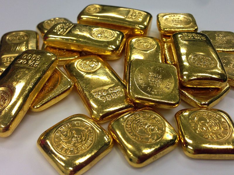 Irán intenta escapar a las sanciones occidentales y al dólar comprando oro