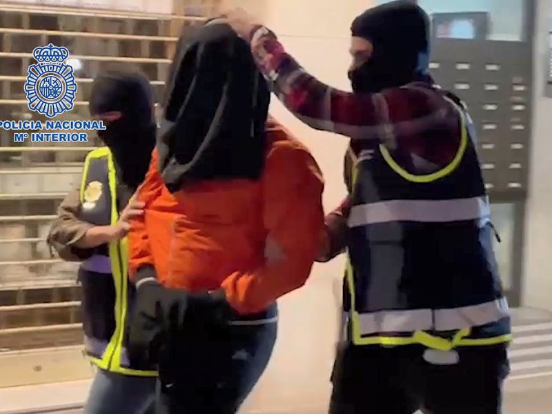 La Policía Nacional detiene a un hombre acusado de difundir postulados yihadistas
