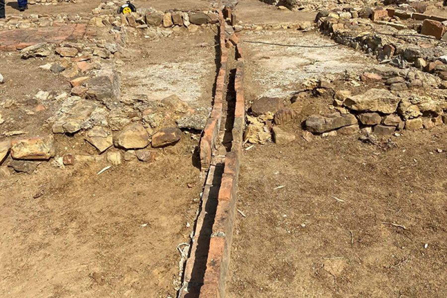 Comienzan las obras para la recuperación del yacimiento arqueológico del Castillo de la Duquesa en Manilva