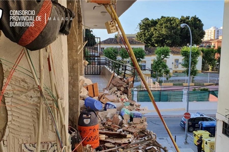 Un muerto y un herido por una explosión de gas en una vivienda de Torre del Mar