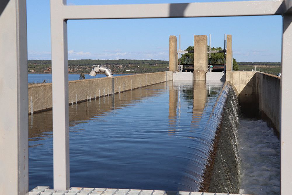 El Ayuntamiento concurrirá a la primera convocatoria de subvenciones para un proyecto de mejora de la eficiencia del ciclo urbano del agua y compromete una partida municipal de cerca de un millón de euros
