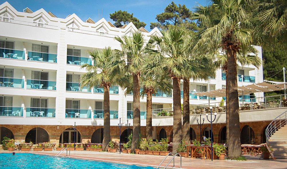 La Junta recupera el uso de cinco villas turísticas cerradas desde hace años para potenciar su uso