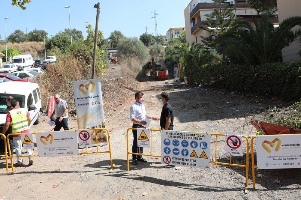 El Ayuntamiento acondiciona una zona de 2.000 metros cuadrados en Lomas del Olivar y habilita 75 nuevas plazas de aparcamiento