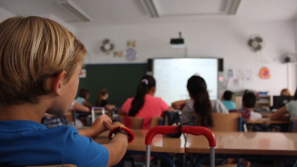 La Consejería de Educación y los sindicatos acuerdan la ampliación de plantillas docentes para el curso 2021-22