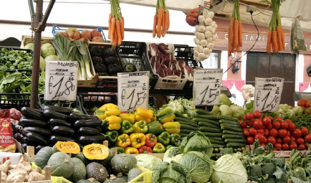 La campaña andaluza de inspección general de la calidad de alimentos revisa más de 1.200 productos
