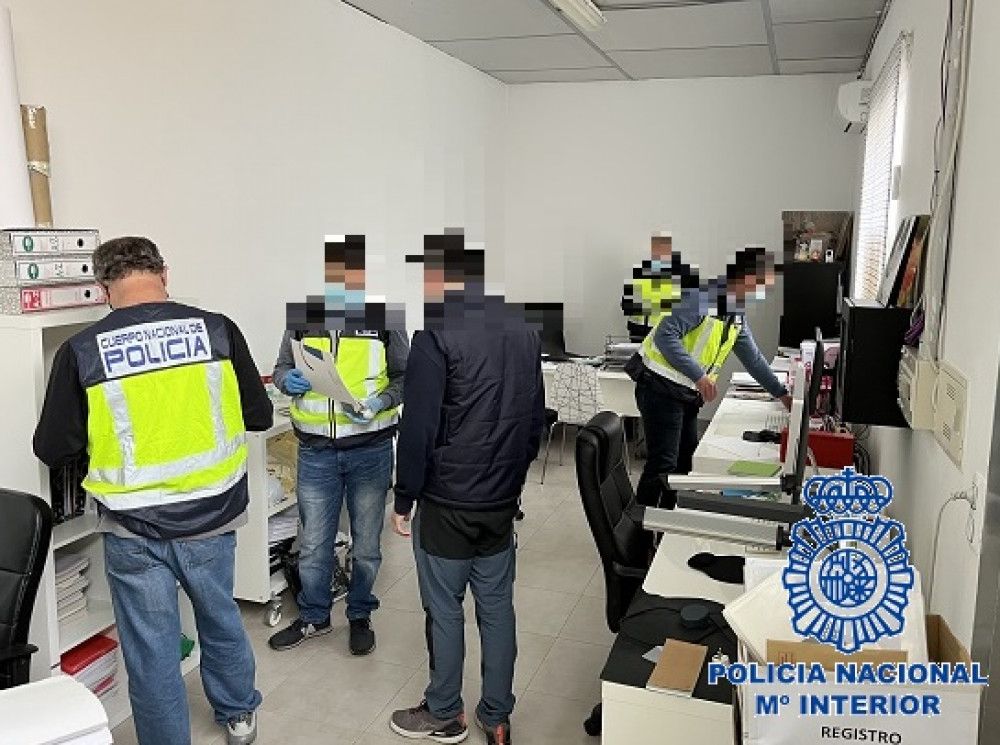 La Policía Nacional detiene a un funcionario del Puerto de Málaga involucrado en una trama de corrupción en la adjudicación de licitaciones públicas